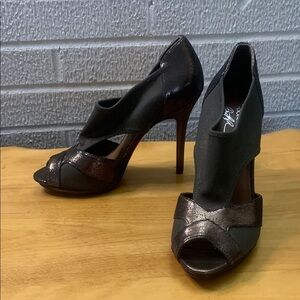 Donald J Pliner Peep toe Pausha Bronze Leather Stretch Cut out Heels VGUC Size 9